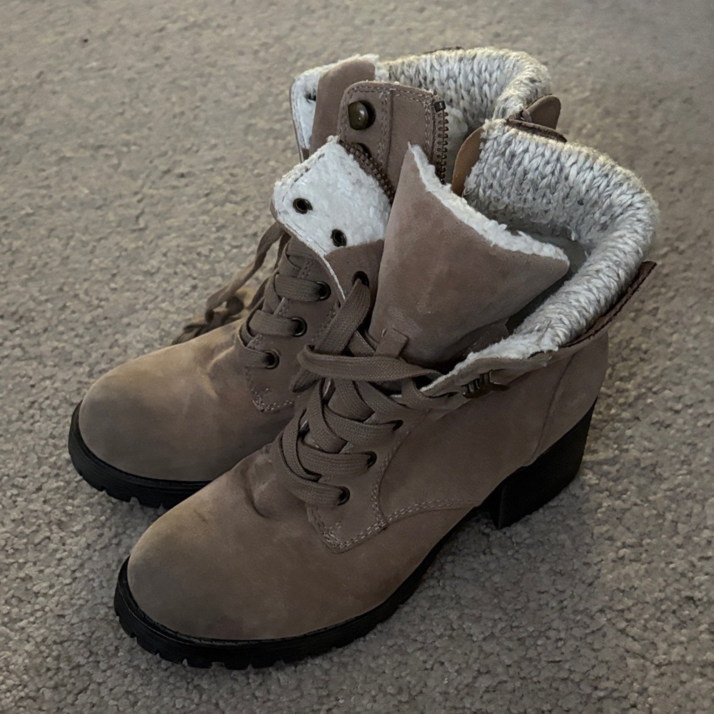 Billabong Women's Tan Lace-Up Ankle Boots size 6